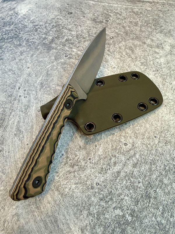 Hunter V2 - Camo G10 handle w/ Stonewash Blade