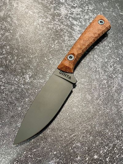Hunter V2 - Natural Micarta handle w/ Black Blade