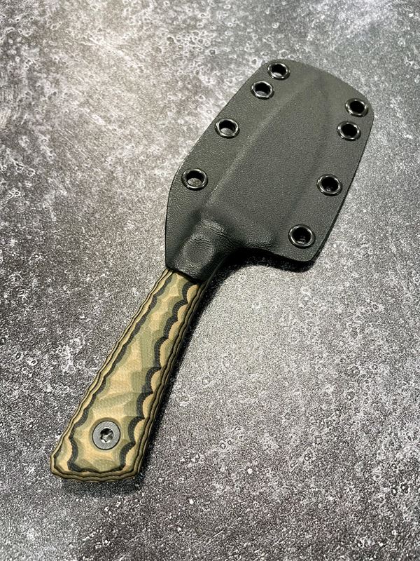 Hunter V2 - Camo G10 handle w/ Black Blade