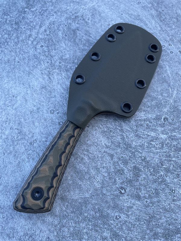 Hunter V2 - Camo G10 handle w/ Black Blade
