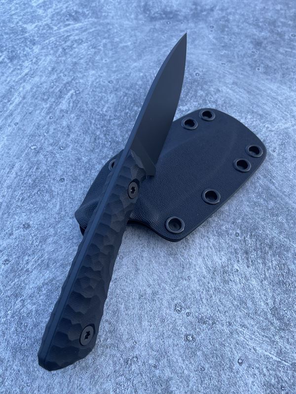 Hunter V2 - Black G10 Handle w/ Black Blade