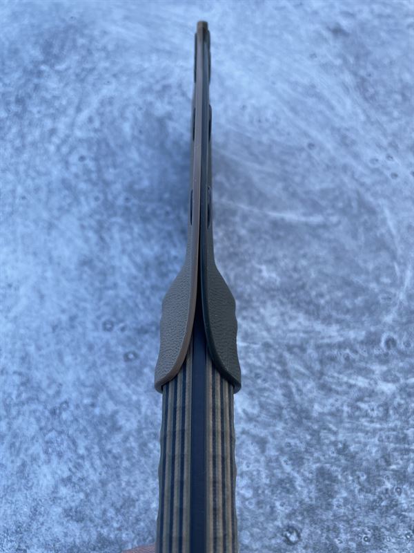 Hunter V2 - Camo G10 handle w/ Black Blade